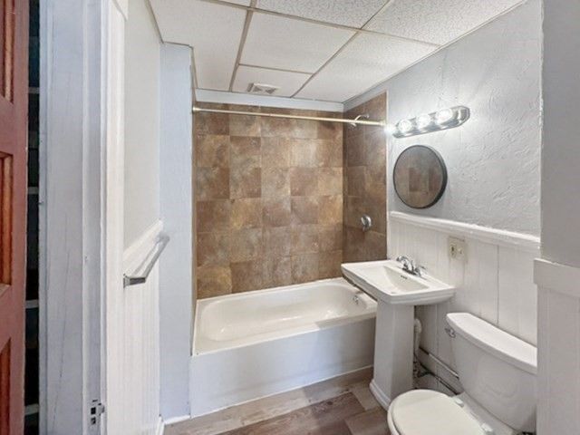 21 Falmouth St, Worcester, MA 01607