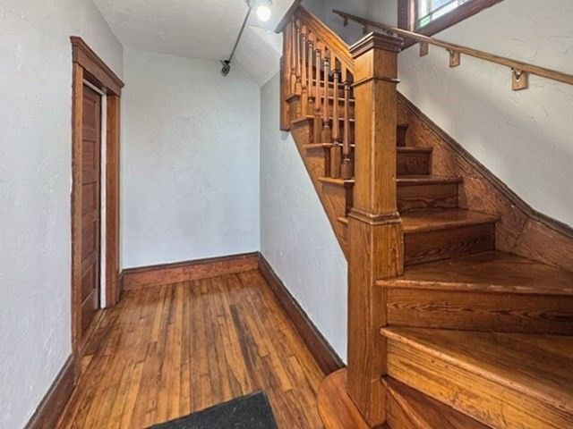 21 Falmouth St, Worcester, MA 01607