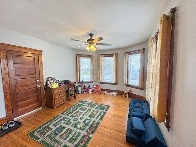 21 Falmouth St, Worcester, MA 01607