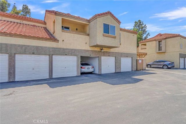 1140 W Blaine Street 201, Riverside, CA 92507