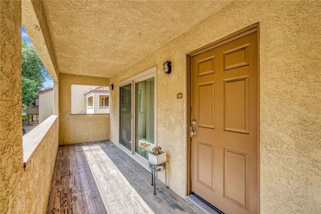 1140 W Blaine Street 201, Riverside, CA 92507