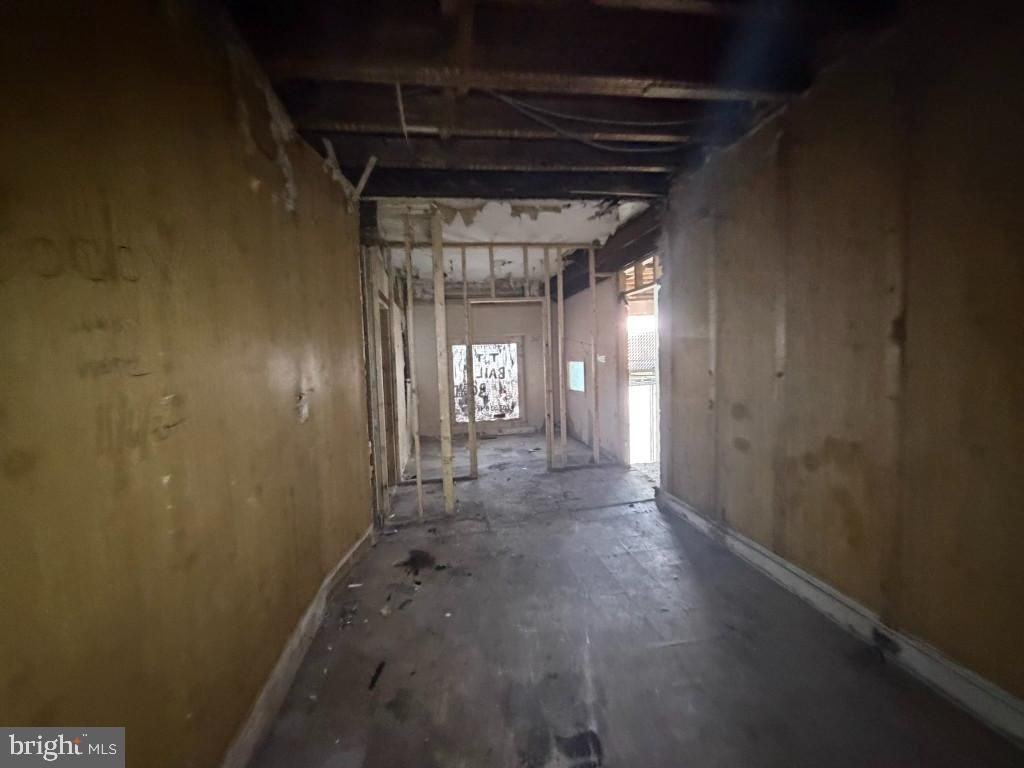 Image 20 of property listing at 2529 E MONUMENT ST, Baltimore, MD 21205