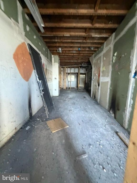 Image 7 of property listing at 2529 E MONUMENT ST, Baltimore, MD 21205