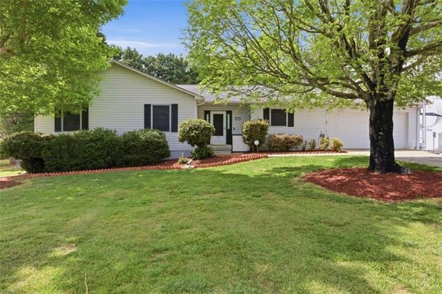 3941 Summit Chase, Gainesville, GA 30506