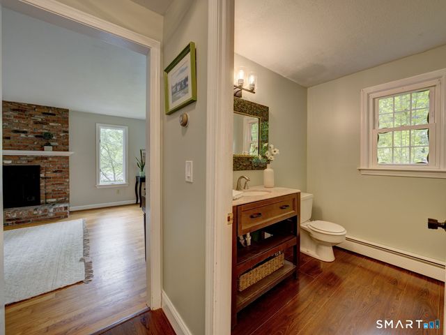 39 Woodhaven Road, Glastonbury, CT 06033