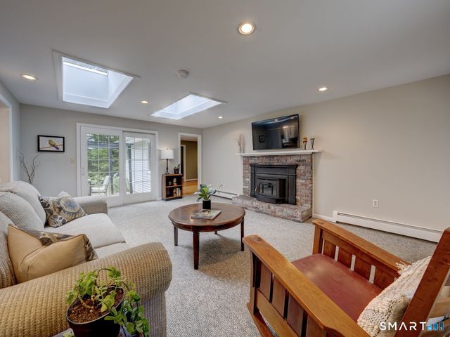 39 Woodhaven Road, Glastonbury, CT 06033
