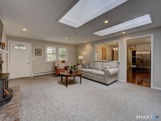 39 Woodhaven Road, Glastonbury, CT 06033
