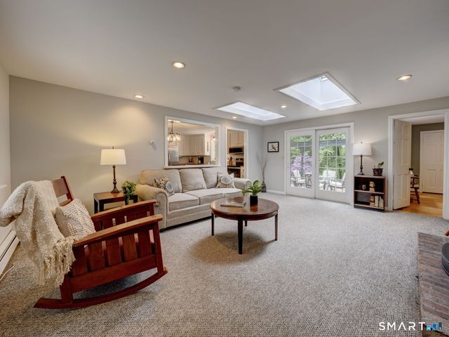 39 Woodhaven Road, Glastonbury, CT 06033