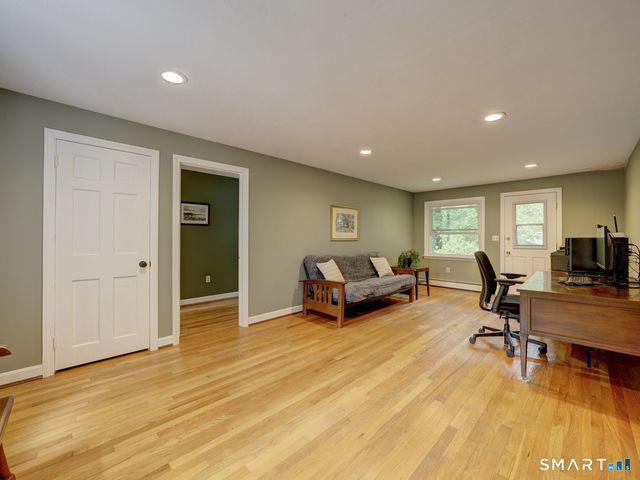 39 Woodhaven Road, Glastonbury, CT 06033