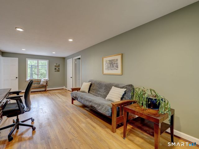 39 Woodhaven Road, Glastonbury, CT 06033