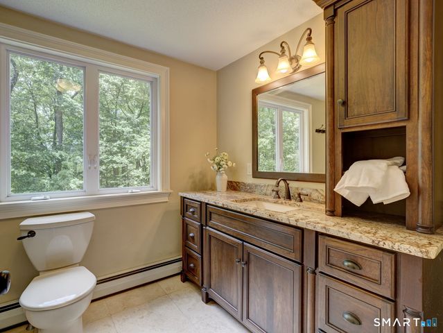 39 Woodhaven Road, Glastonbury, CT 06033