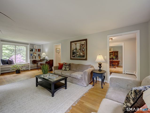 39 Woodhaven Road, Glastonbury, CT 06033