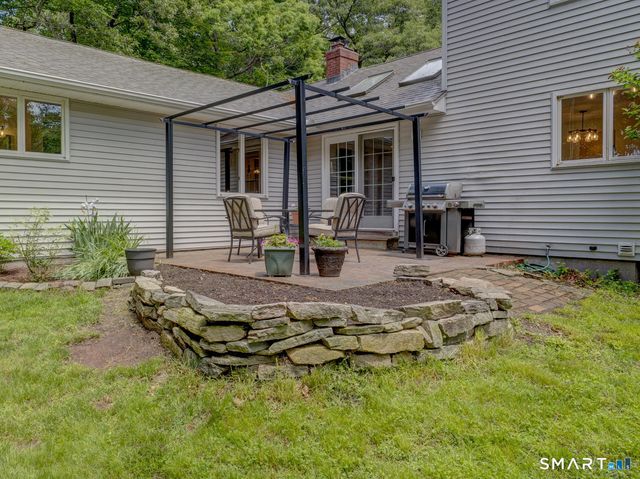39 Woodhaven Road, Glastonbury, CT 06033