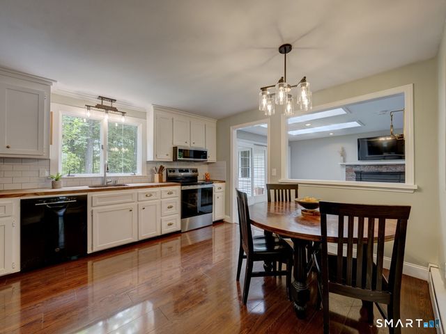 39 Woodhaven Road, Glastonbury, CT 06033