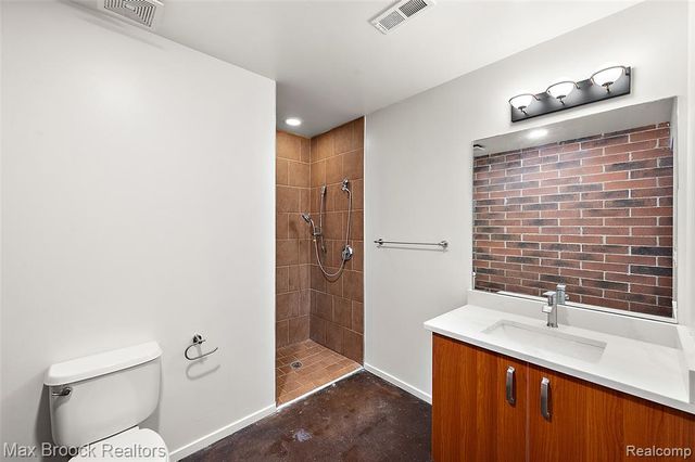 333 E Parent Avenue 15, Royal Oak, MI 48067