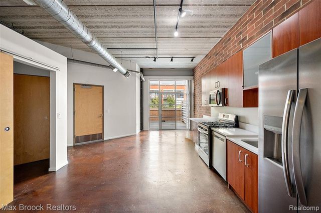 333 E Parent Avenue 15, Royal Oak, MI 48067