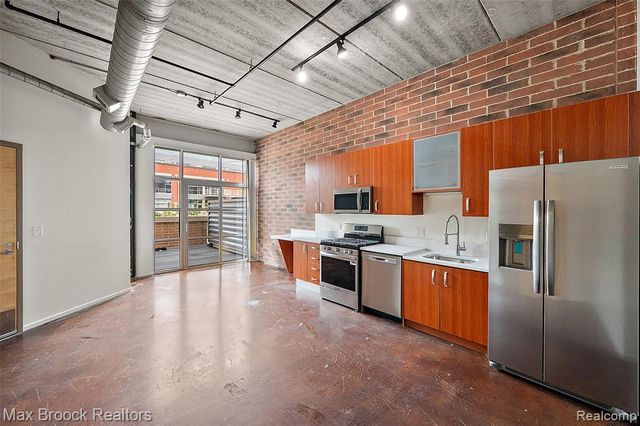 333 E Parent Avenue 15, Royal Oak, MI 48067