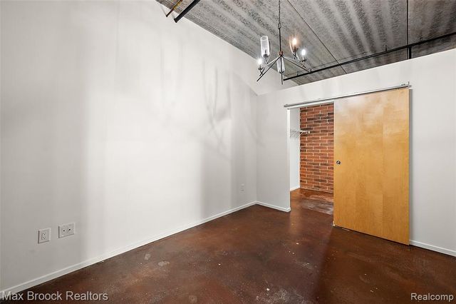 333 E Parent Avenue 15, Royal Oak, MI 48067