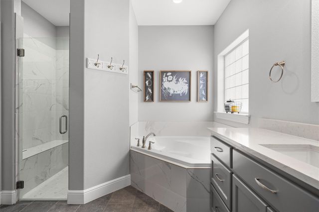 136 Fawn HOLW, Elgin, TX 78621