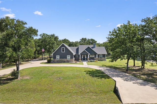 136 Fawn HOLW, Elgin, TX 78621