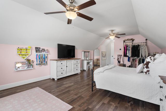 136 Fawn HOLW, Elgin, TX 78621