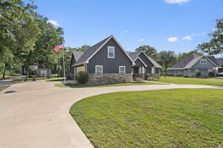 136 Fawn HOLW, Elgin, TX 78621