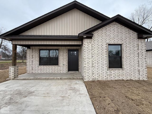 211 W Dewey, Manila, AR 72442