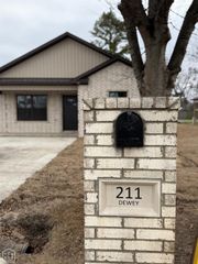 211 W Dewey, Manila, AR 72442