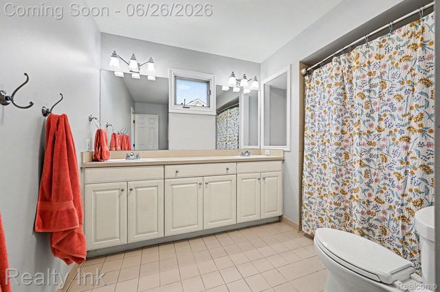 49195 Fox Drive S, Plymouth Charter Township, MI 48170