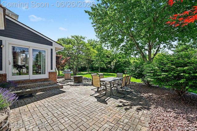 49195 Fox Drive S, Plymouth Charter Township, MI 48170