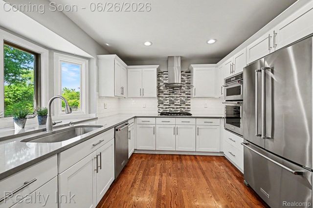 49195 Fox Drive S, Plymouth Charter Township, MI 48170