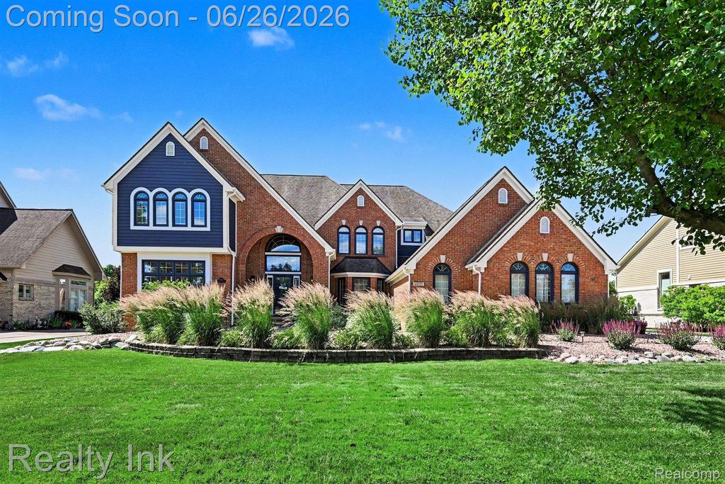 49195 Fox Drive S, Plymouth Charter Township, MI 48170