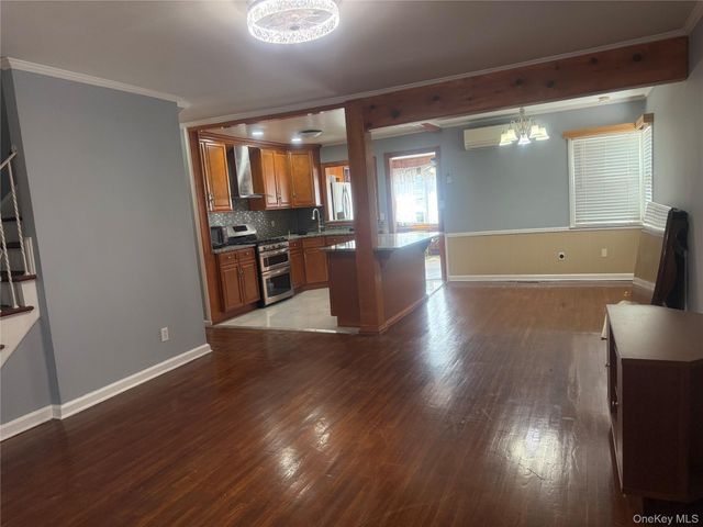 24 Wheeler Avenue, Valley Stream, NY 11580