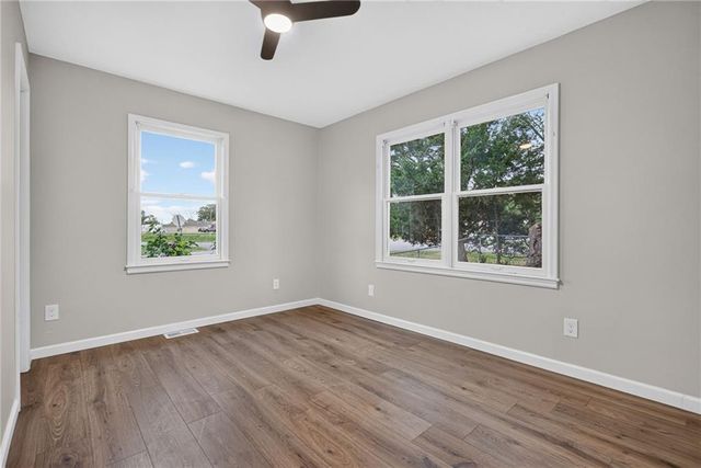 1037 S Brockway Street, Olathe, KS 66061