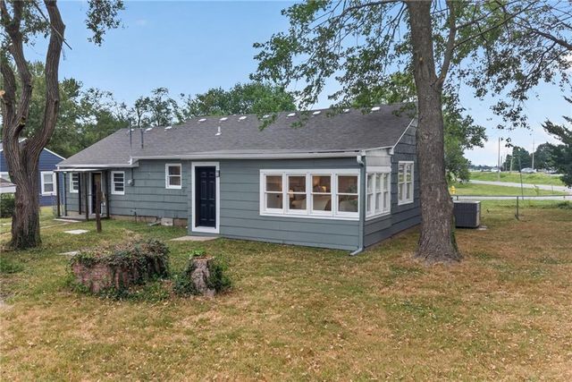 1037 S Brockway Street, Olathe, KS 66061