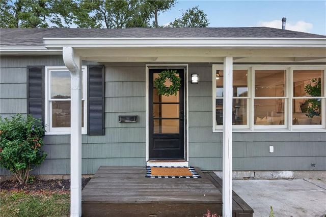 1037 S Brockway Street, Olathe, KS 66061