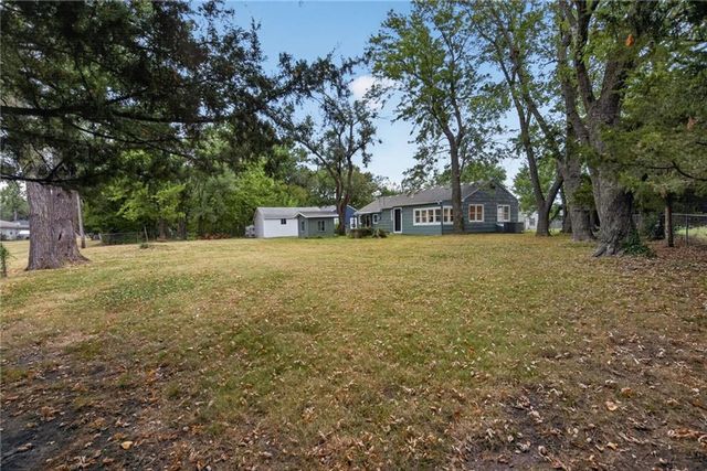 1037 S Brockway Street, Olathe, KS 66061