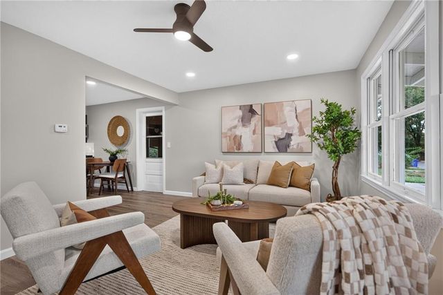 1037 S Brockway Street, Olathe, KS 66061