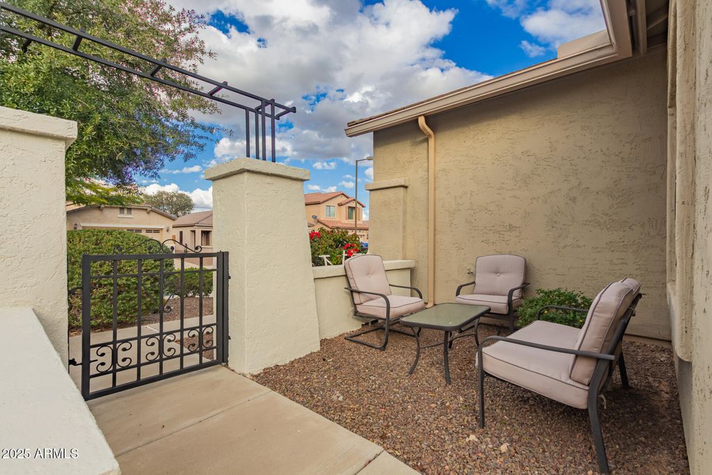 26157 W RUNION Drive, Buckeye, AZ 85396 — photo 2