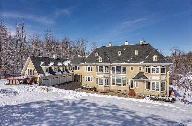 35 Balmoral Court, Harriman, NY 10926