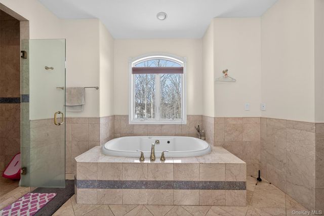 35 Balmoral Court, Harriman, NY 10926