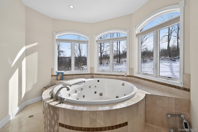 35 Balmoral Court, Harriman, NY 10926