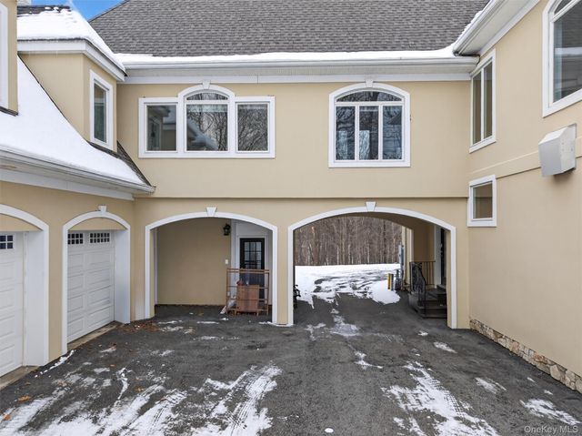 35 Balmoral Court, Harriman, NY 10926