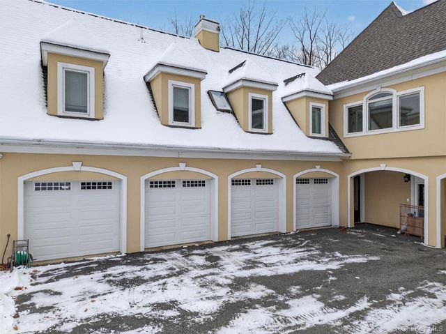 35 Balmoral Court, Harriman, NY 10926