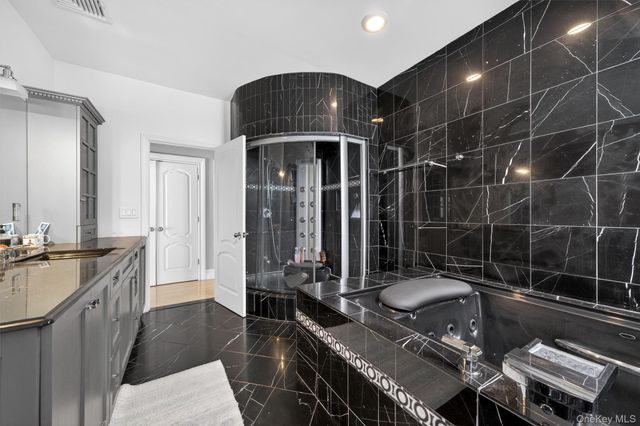 35 Balmoral Court, Harriman, NY 10926