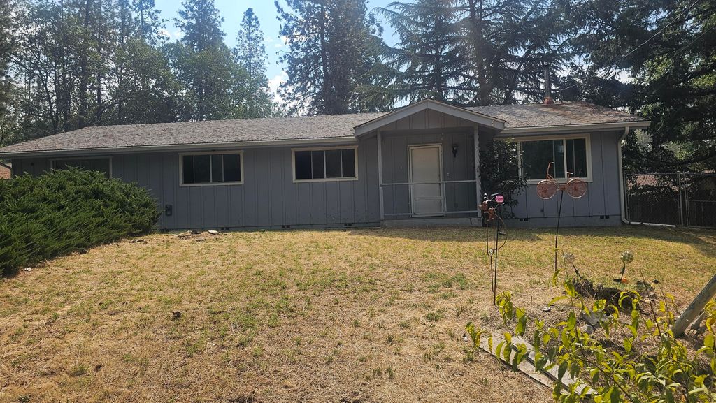 703 jaynes Drive, Grants Pass, OR 97527