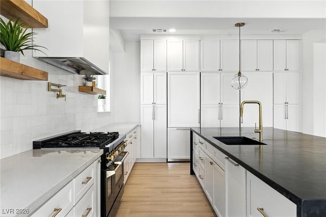 9408 Players Canyon Court, Las Vegas, NV 89144