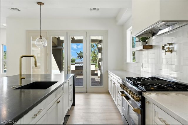 9408 Players Canyon Court, Las Vegas, NV 89144