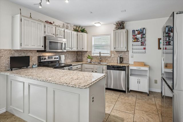 301 Stoneledge Drive, Irving, TX 75063