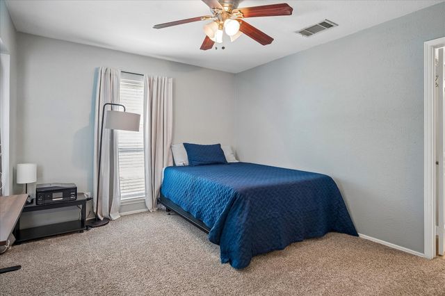 301 Stoneledge Drive, Irving, TX 75063
